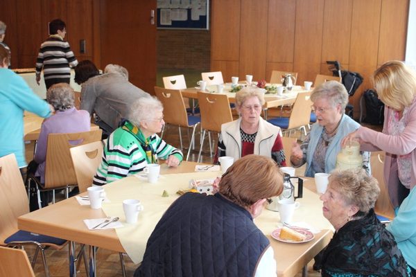 Foto 3 von 14 aus der Galerie Frauen Kaffeetreff 2016